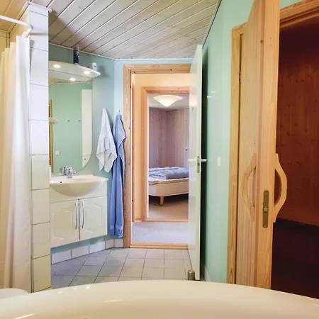 Holiday home Three-bedroom In Humble