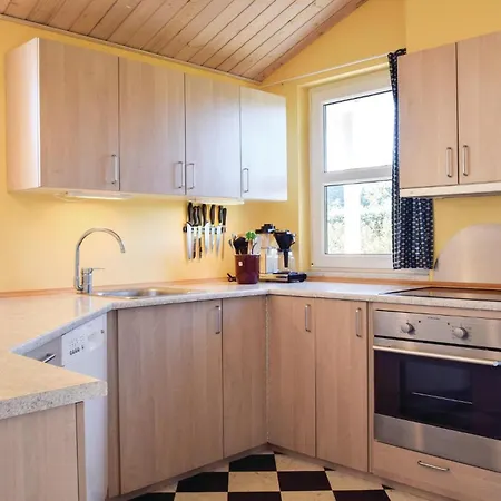 Holiday home Three-bedroom In Humble