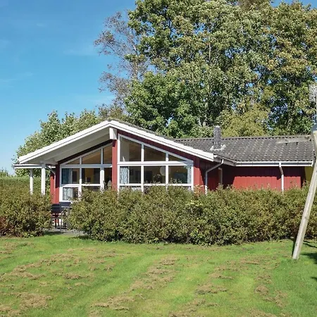 Three-bedroom In Holiday home